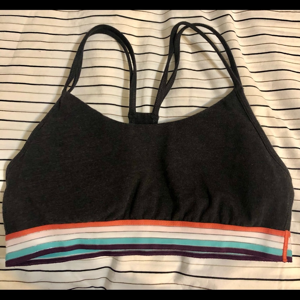 Bundle of 3 sports bra. Size medium.